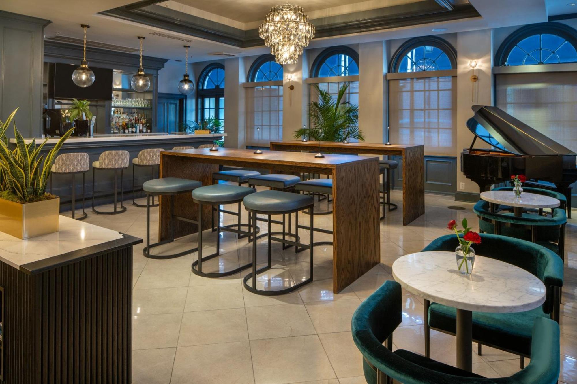 Four Points By Sheraton French Quarter New Orleans Exterior photo
